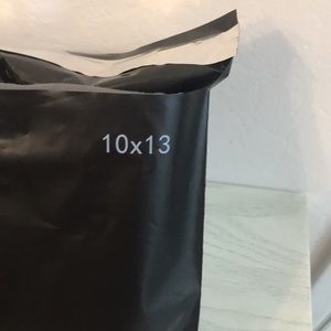 mailers 10” x 13”,  25 Pc . light weight, FedEx, UPS and USPS approved .